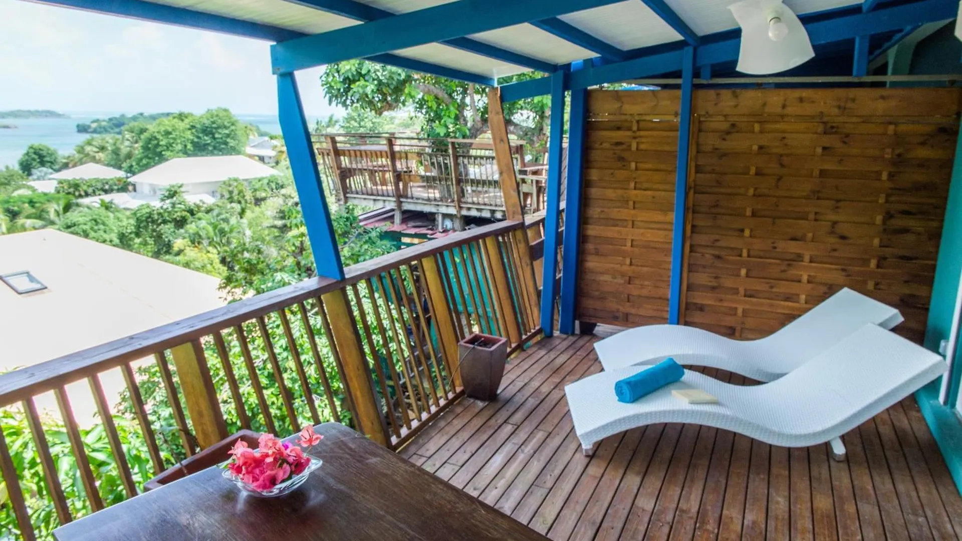 Hotel Hôtel Frégate Bleue Le François